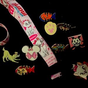 Marie Lanyard and 8 Disney pet dog cat pins